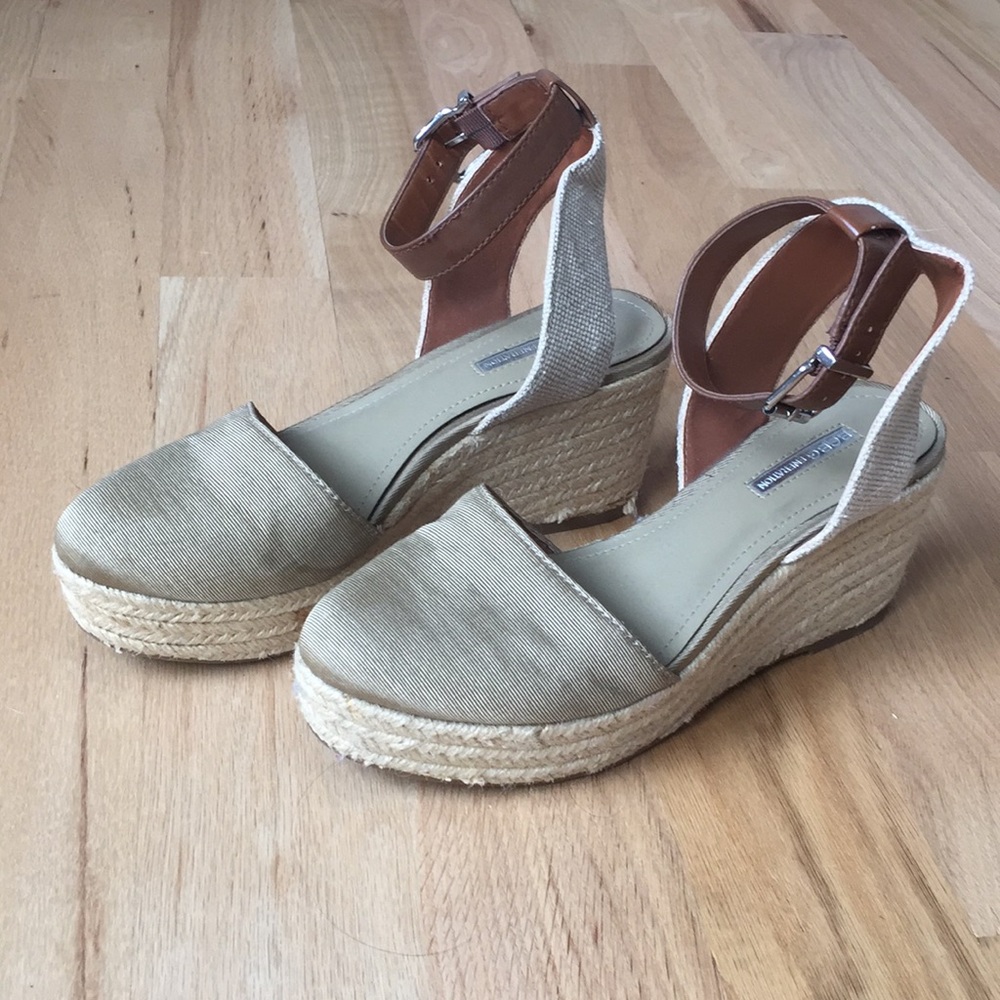 BCBGeneration Wedges 7 1/2